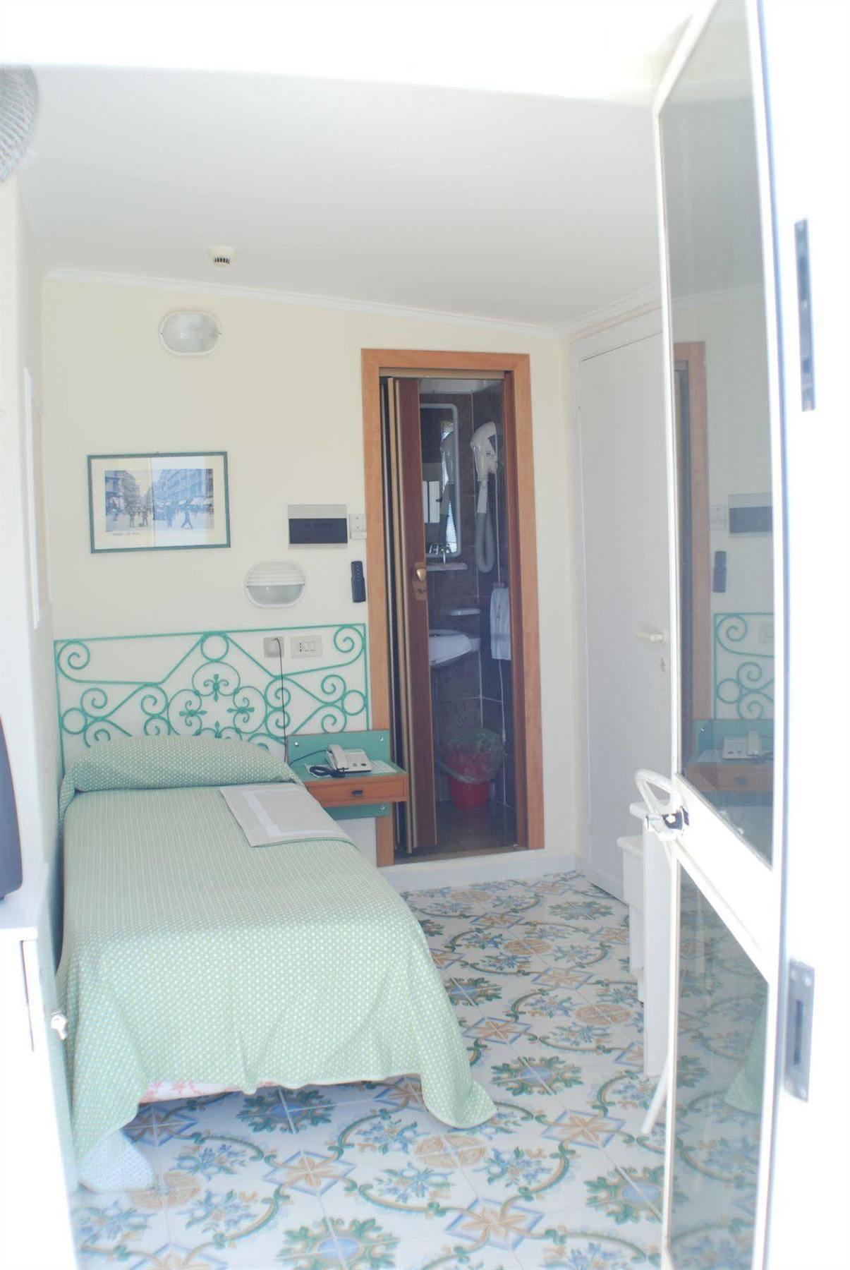 Hotel La Palma Sant'Angelo  Екстер'єр фото