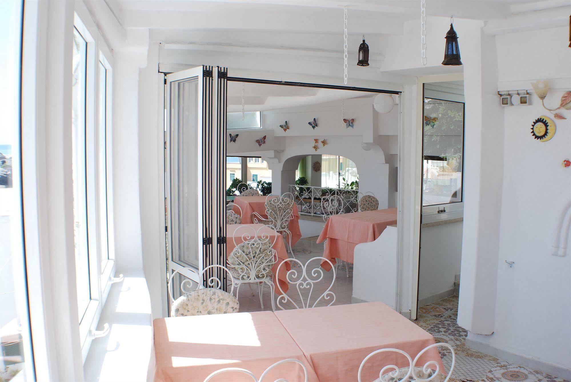Hotel La Palma Sant'Angelo  Екстер'єр фото
